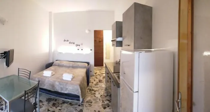 Locazione Turistica Casa Gardenia דירה *